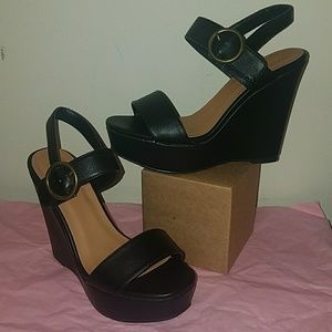 NEW-Charlotte Russe Wedge Sandal